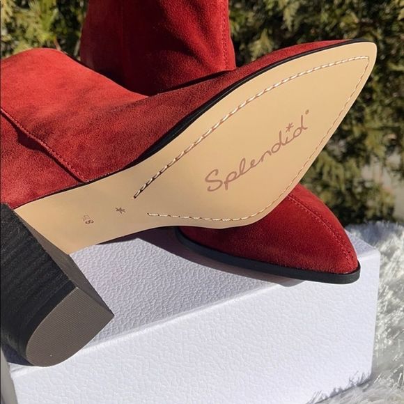 Splendid Red Suede Western Ankle Boots - Picture 10 of 11